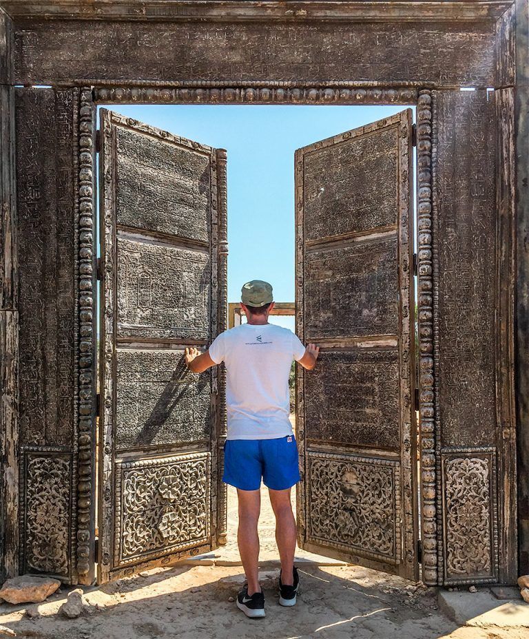 Puertas de Cala Llentia y monolitos cómo llegar